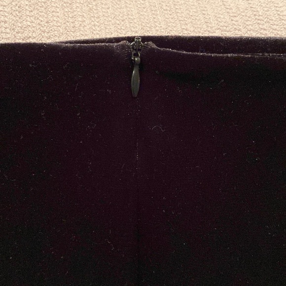 Forever 21 Women’s Small Black Velvet Mini Skirt - Picture 5 of 6